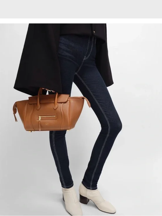 Celine 
LITTLE LUGGAGE IN SUPPLE SHINY LAMBSKIN - Picture 8 of 10